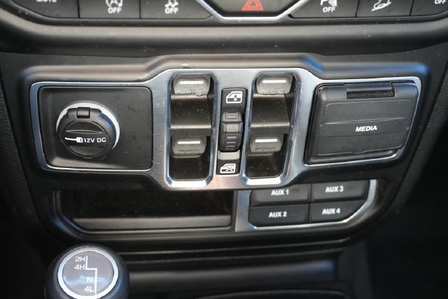 Used 2021 Jeep Wrangler Unlimited Sahara AWD/4WD image 35