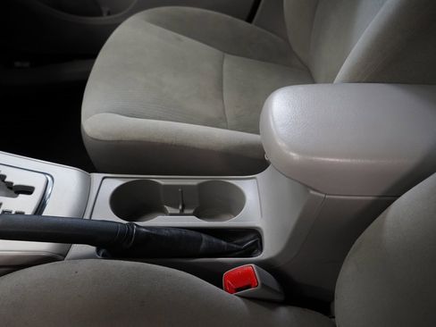 Used 2013 Toyota Corolla LE image 18