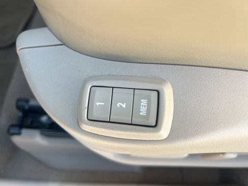 Used 2015 Cadillac SRX Luxury w/ Driver Awareness Package image 25