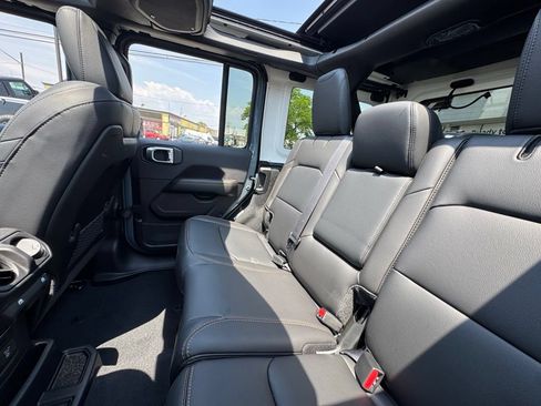 New 2026 Jeep Wrangler Unlimited Sahara AWD/4WD image 16