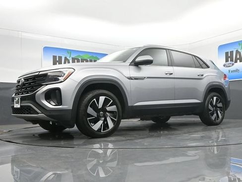 Used 2024 Volkswagen Atlas Cross Sport SE FWD image 20