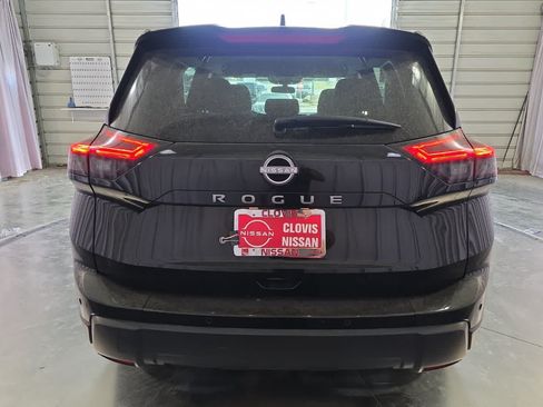 Used 2025 Nissan Rogue SV FWD image 8