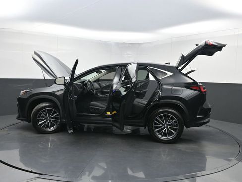 Used 2025 Lexus NX 250 FWD w/ Towing Package (2000 Lbs) image 36