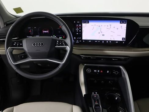 Used 2025 Audi Q5 Premium w/ Convenience Package AWD/4WD image 21