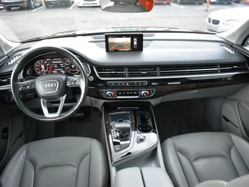 Used 2018 Audi Q7 3.0T Prestige w/ Prestige Package image 11