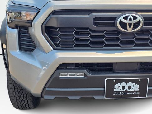 Used 2024 Toyota Tacoma TRD Off-Road AWD/4WD image 29