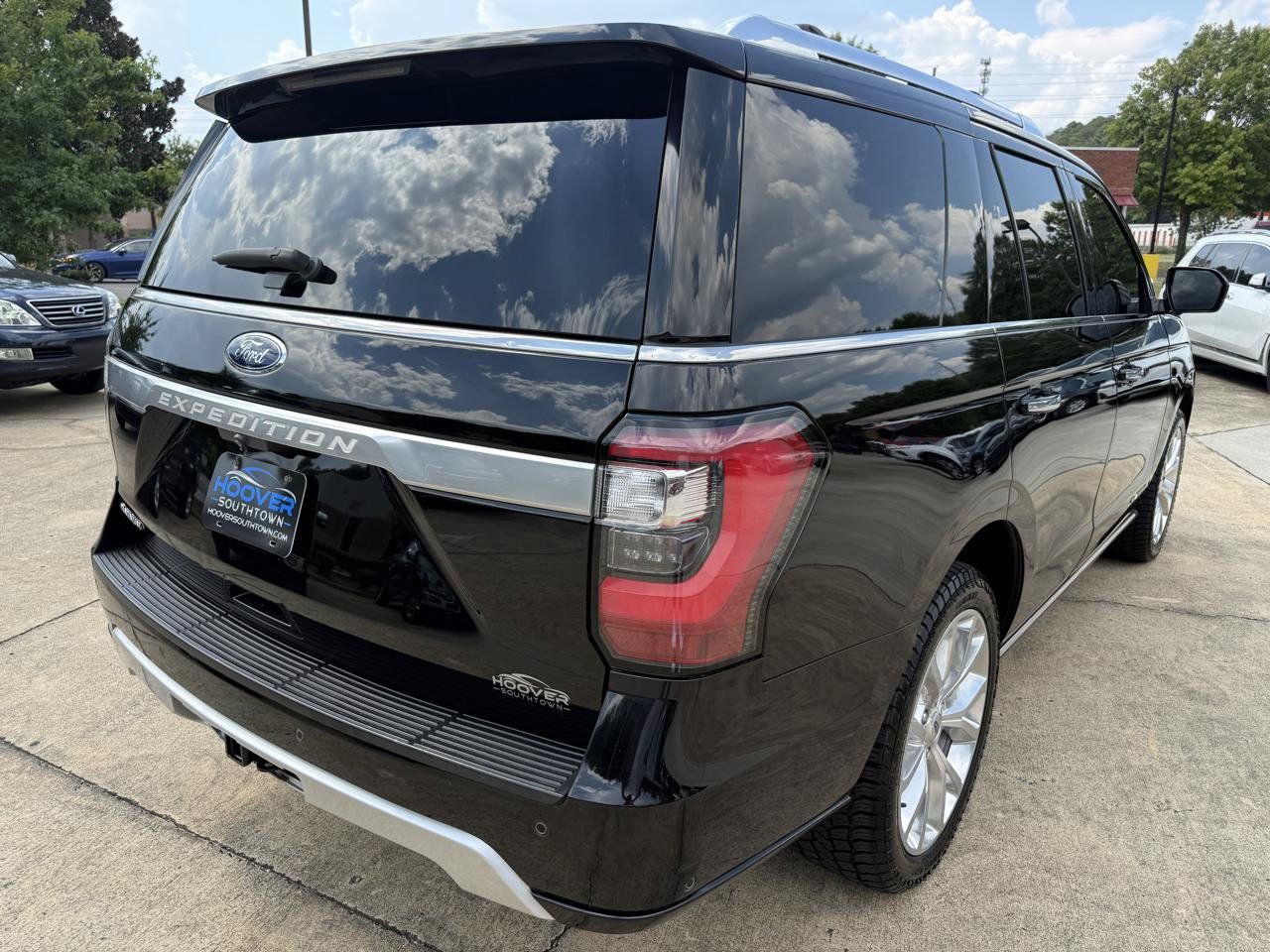 Used 2018 Ford Expedition Platinum AWD/4WD image 8