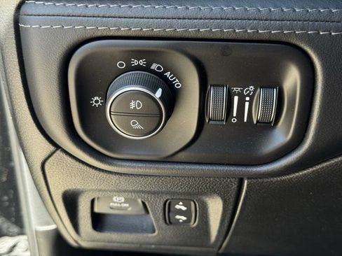 Used 2023 RAM 1500 Limited AWD/4WD image 25