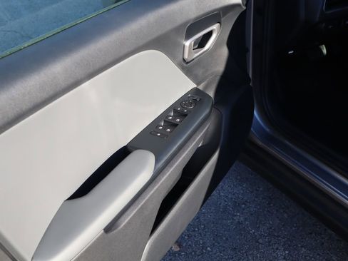 New 2025 Kia K4 LXS image 16