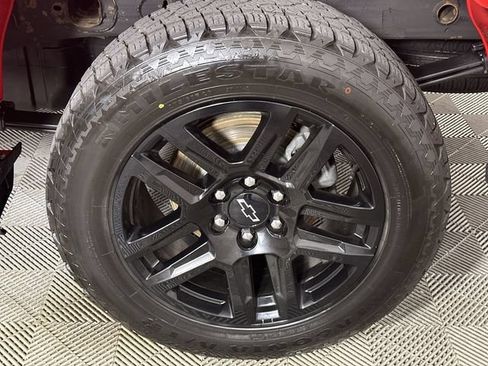 Used 2023 Chevrolet Silverado 1500 Custom AWD/4WD image 34