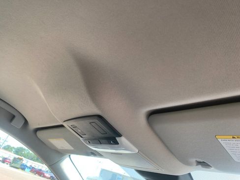 Used 2025 Nissan Sentra SV FWD image 19