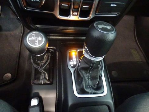 Certified 2025 Jeep Wrangler Sahara 4xe w/ Safety Group image 10