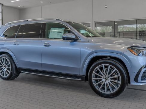 New 2026 Mercedes-Benz GLS 580 4MATIC image 12