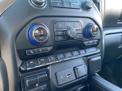 Used 2019 Chevrolet Silverado 1500 High Country w/ Technology Package image 30