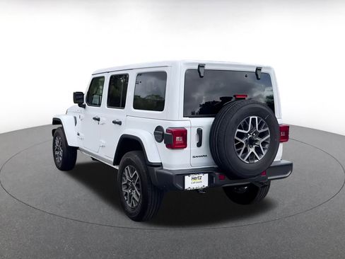 Used 2025 Jeep Wrangler Sahara image 10