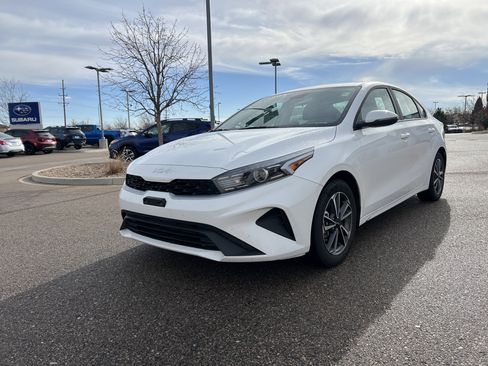 Used 2023 Kia Forte LXS w/ LXS Technology Package image 13