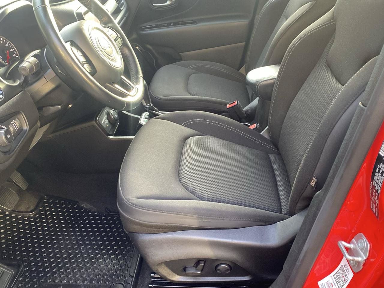 Used 2022 Jeep Renegade Altitude w/ Convenience Group AWD/4WD image 6