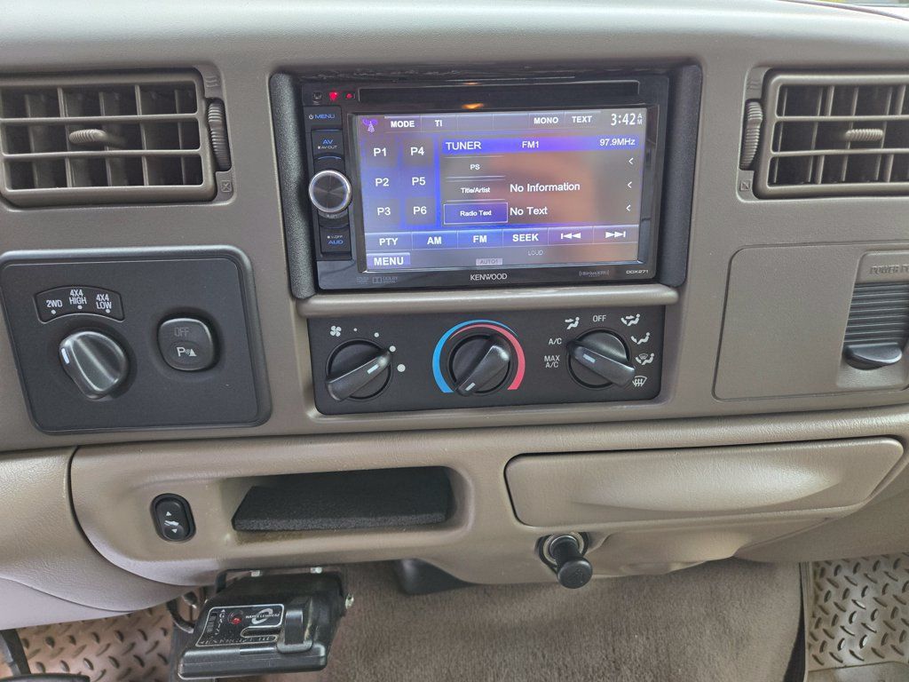 Used 2004 Ford F350 4x4 Crew Cab DRW Super Duty image 20