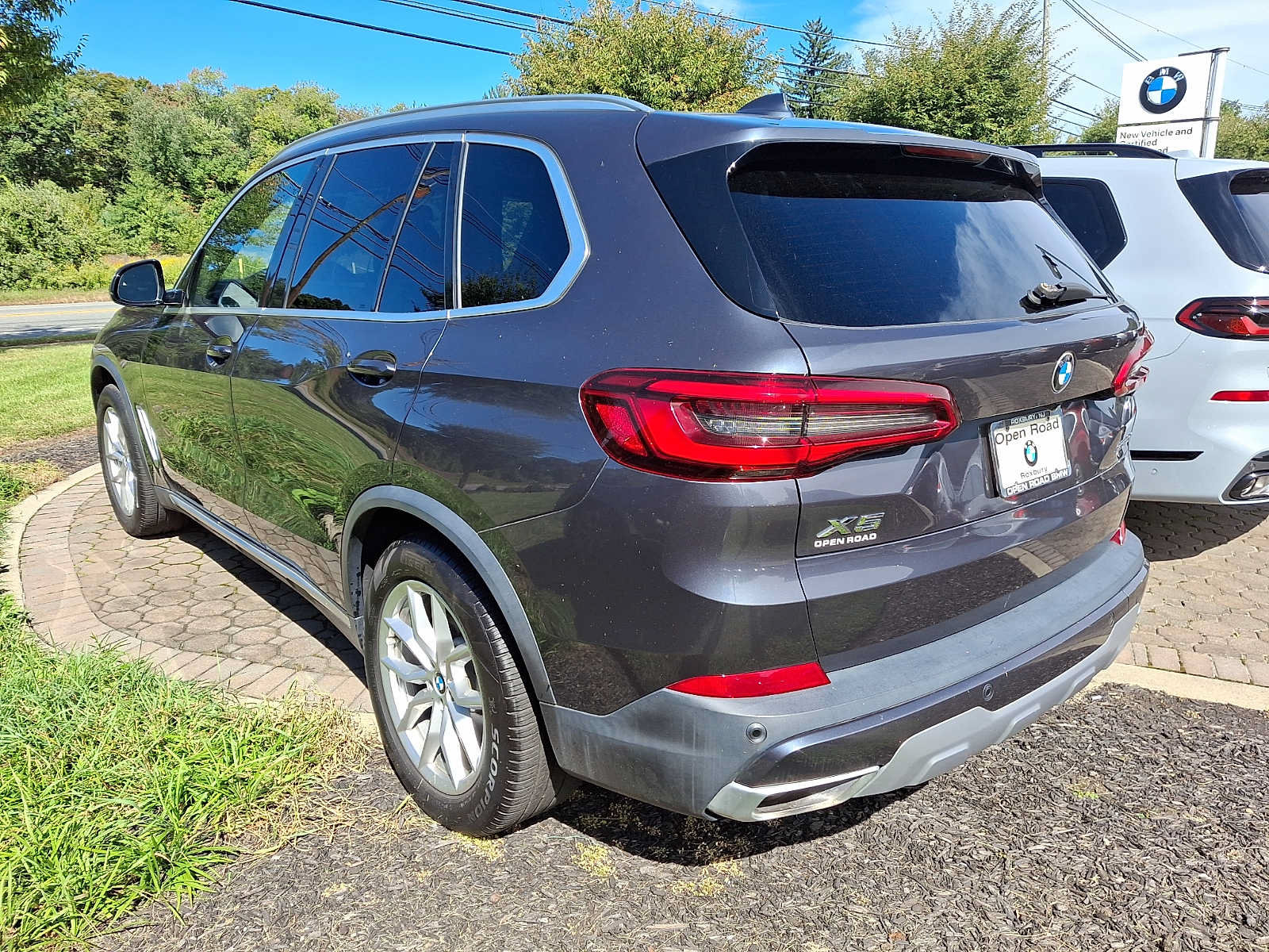Used 2019 BMW X5 xDrive40i w/ Convenience Package AWD/4WD image 5