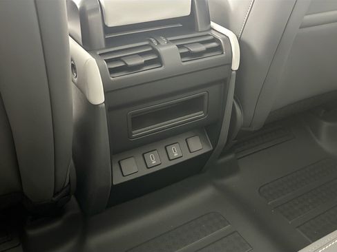 Used 2026 Land Rover Defender 110 S image 24