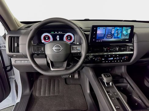 New 2026 Nissan Pathfinder SL image 23