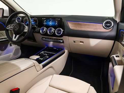 Certified 2023 Mercedes-Benz GLA 250 4MATIC image 6