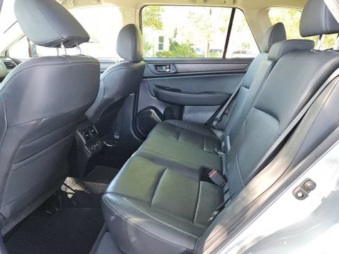 Used 2019 Subaru Outback 2.5i Limited AWD/4WD image 11