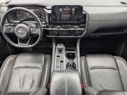 Used 2022 Nissan Pathfinder SL w/ SL Premium Package image 2