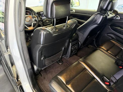 Used 2019 Jeep Grand Cherokee Limited w/ Trailer Tow Group IV image 18