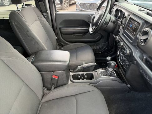 Used 2020 Jeep Wrangler Sport AWD/4WD image 11