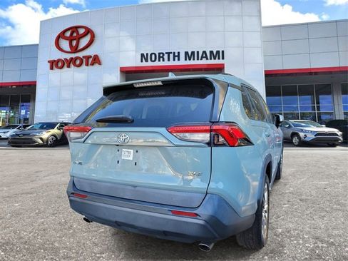 Used 2019 Toyota RAV4 XLE Premium image 4