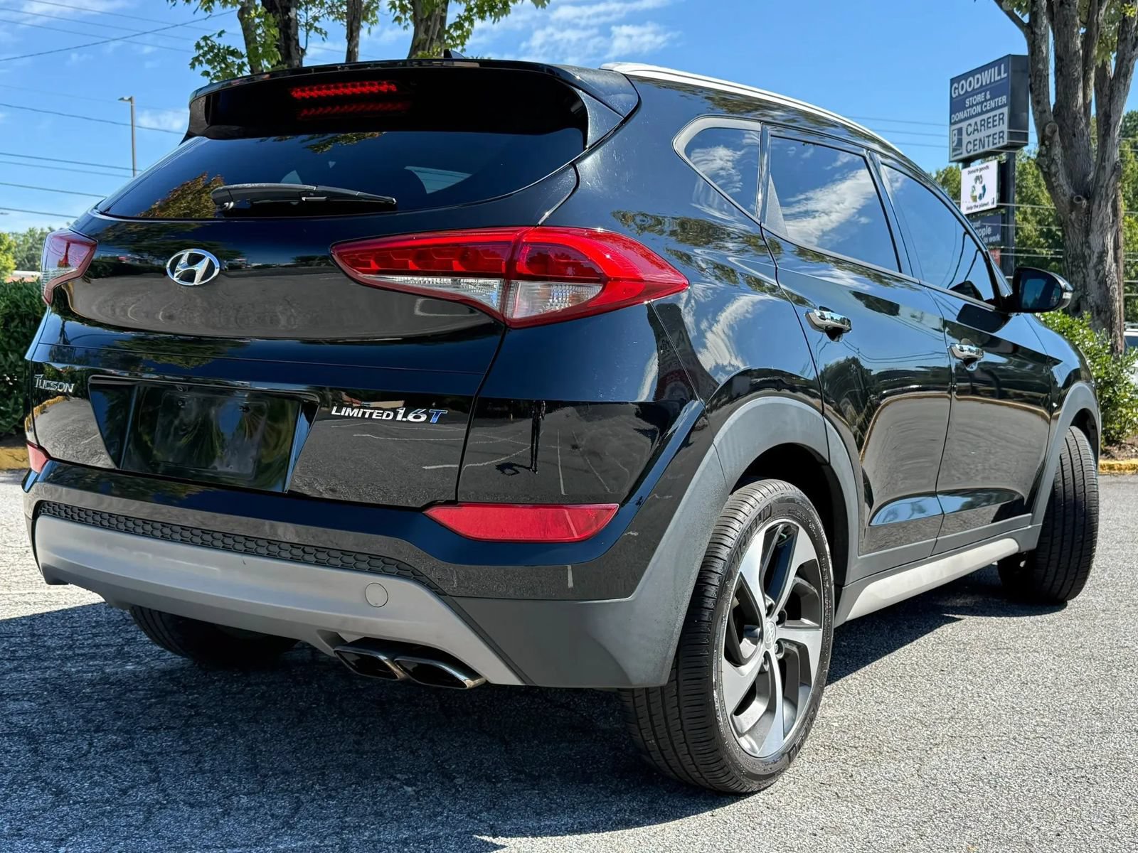 Used 2017 Hyundai Tucson Limited FWD image 3