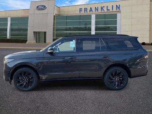 New 2025 Lincoln Navigator Reserve w/ Jet Appearance Package image 4