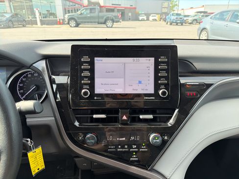 Used 2023 Toyota Camry LE FWD image 18