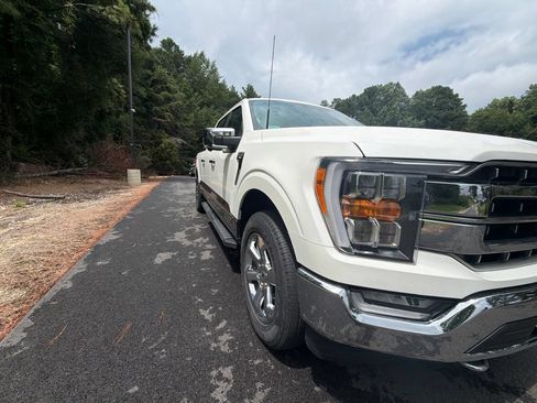 Used 2022 Ford F150 Lariat AWD/4WD image 4