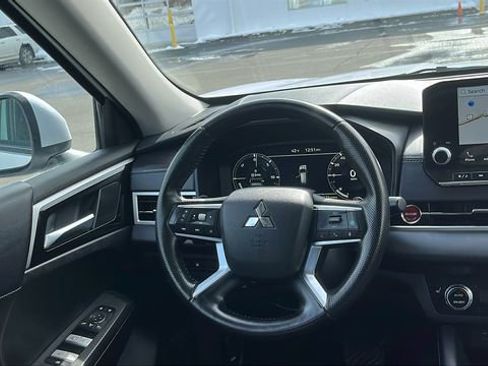 Used 2024 Mitsubishi Outlander Ralliart image 21