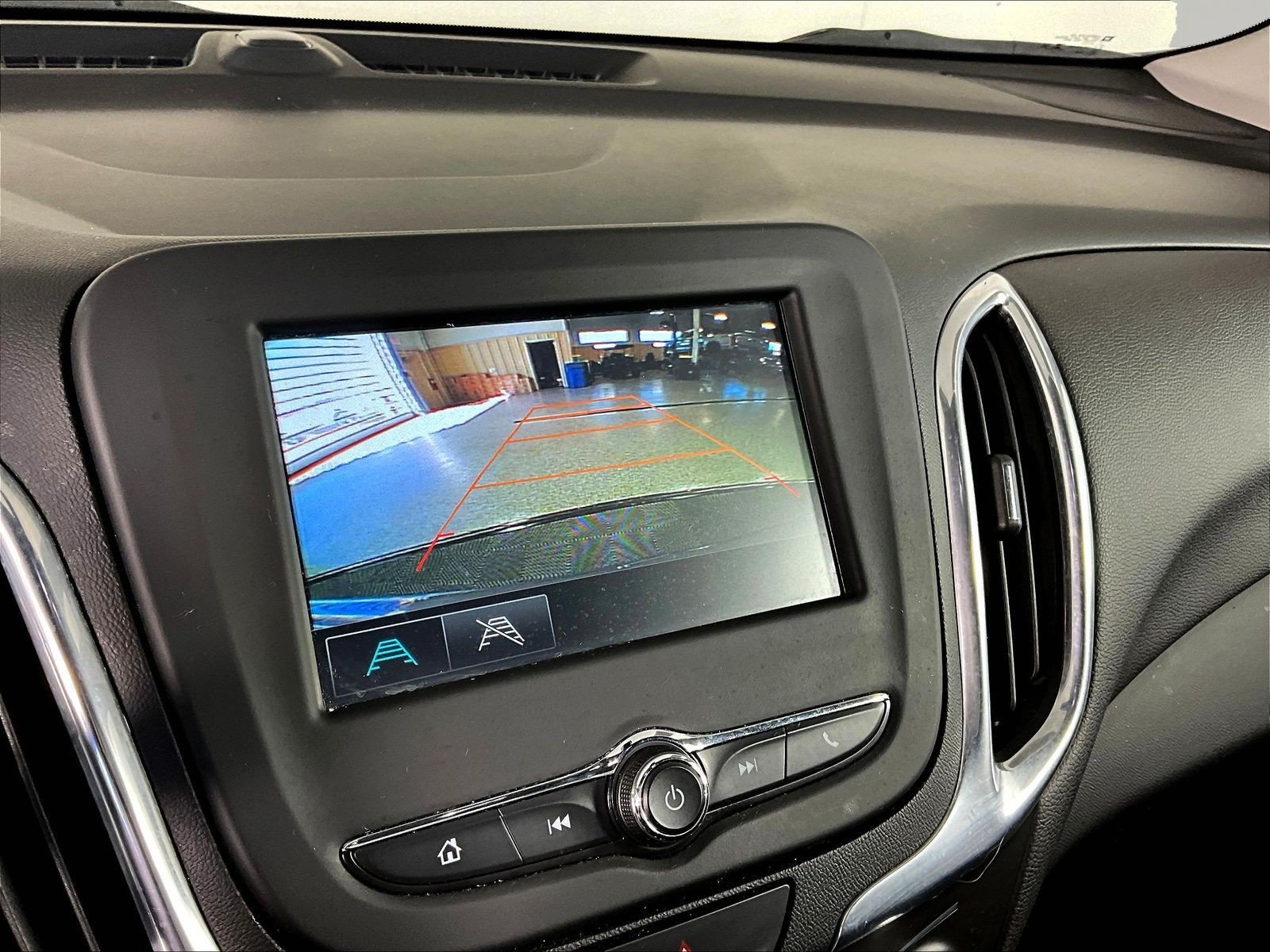 Used 2018 Chevrolet Equinox LT FWD image 13