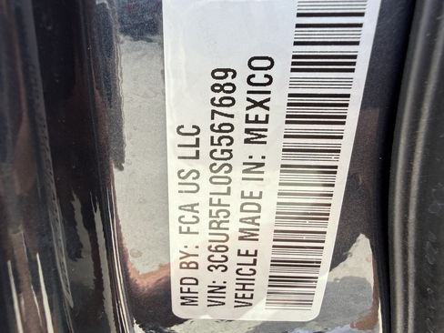 Used 2025 RAM 2500 Laramie AWD/4WD image 35