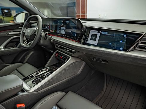 New 2026 Audi SQ5 Prestige AWD/4WD image 36