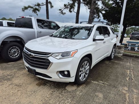Used 2018 Chevrolet Traverse Premier w/ Driver Confidence II Package FWD image 1