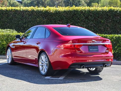 Used 2017 Jaguar XF R-Sport image 7