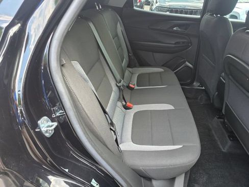Used 2023 Chevrolet TrailBlazer LT FWD image 13