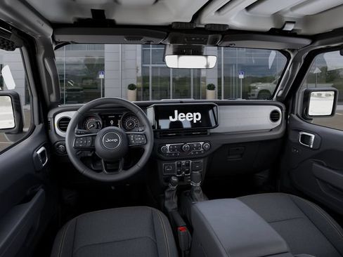 Used 2025 Jeep Gladiator Sport AWD/4WD image 14