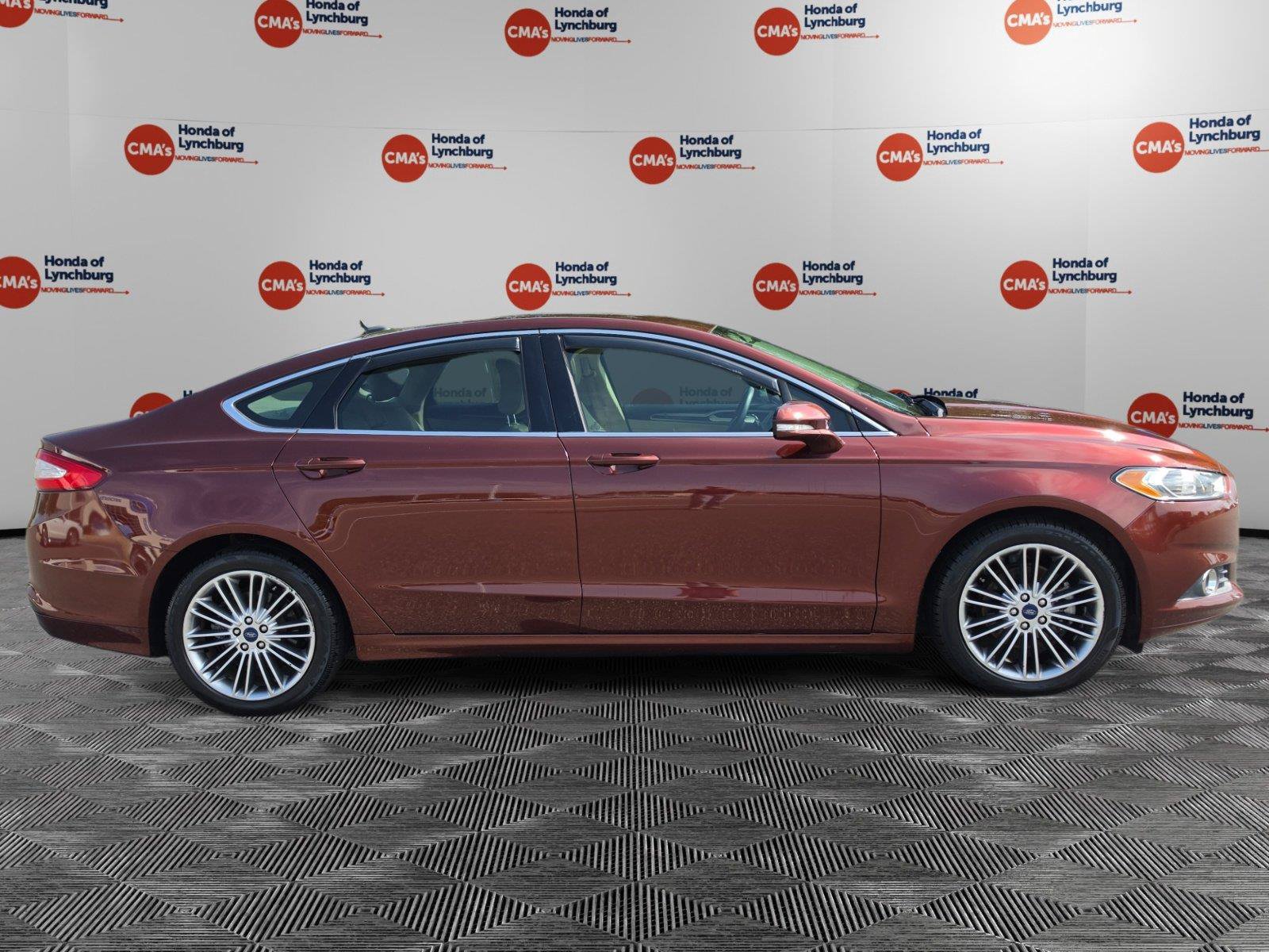 Used 2015 Ford Fusion SE w/ Equipment Group 202A FWD image 6