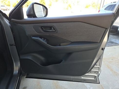 Used 2021 Nissan Rogue S image 43