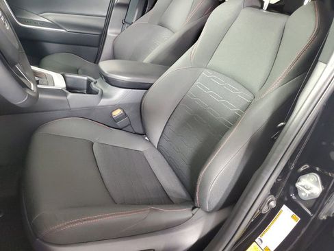 Used 2025 Toyota RAV4 SE image 12