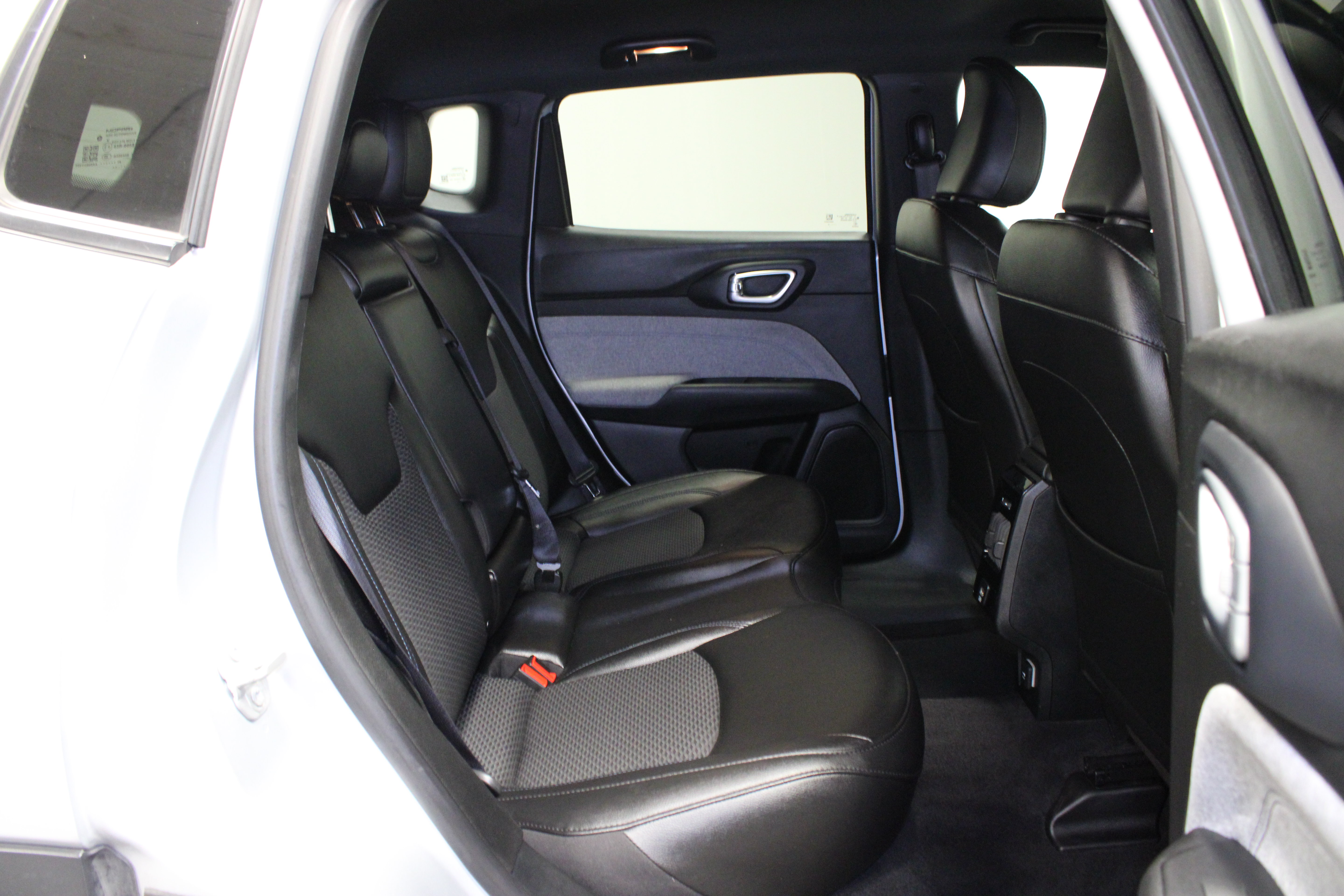 Used 2024 Jeep Compass Latitude AWD/4WD image 14