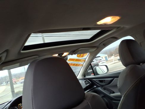 Used 2022 Subaru Crosstrek 2.5i Sport w/ Moonroof Package image 9