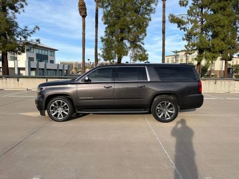 Used 2018 Chevrolet Suburban Premier image 8