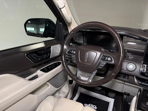 Used 2019 Lincoln Navigator Black Label w/ Cargo Package AWD/4WD image 27